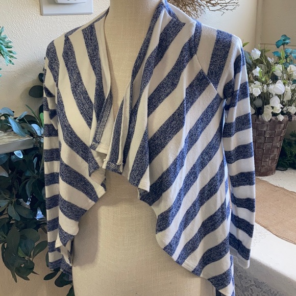 Poof Girl sweater - Picture 2 of 5